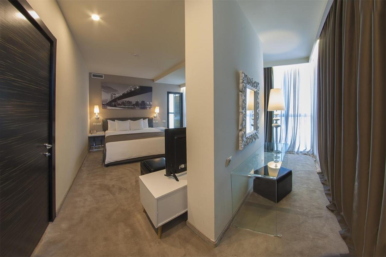 Opera Suite Hotel Erévan Extérieur photo