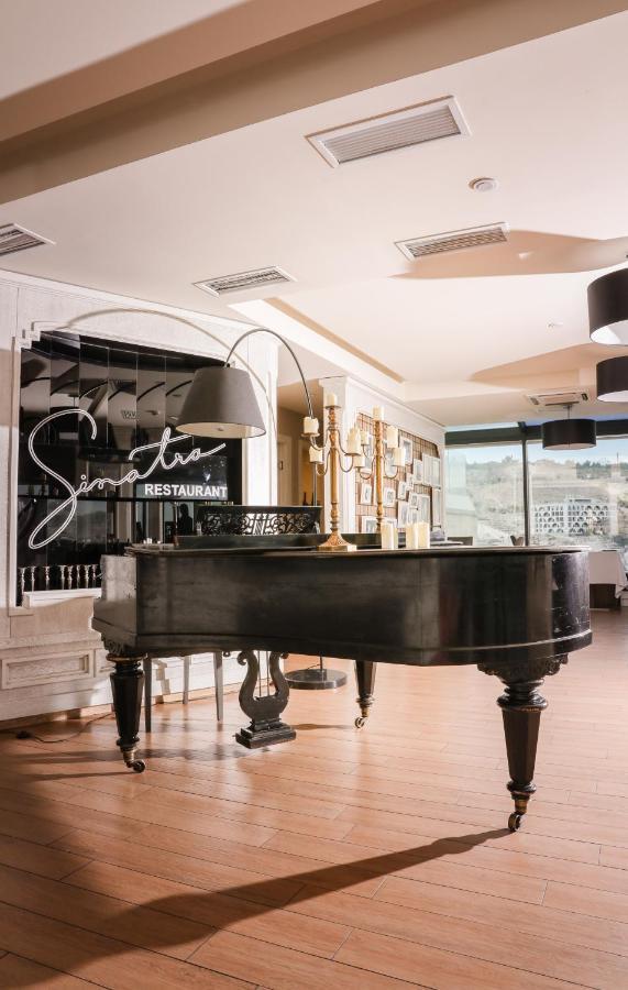 Opera Suite Hotel Erévan Extérieur photo